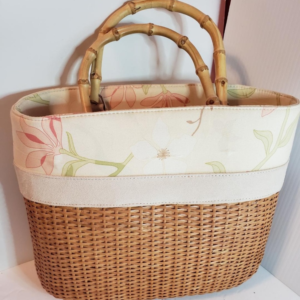 Wicker floral handbag